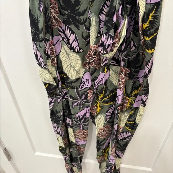 Lush Purple Green Tropical Front Tie Jumpsuit Size Medium - Picture 7 of 12